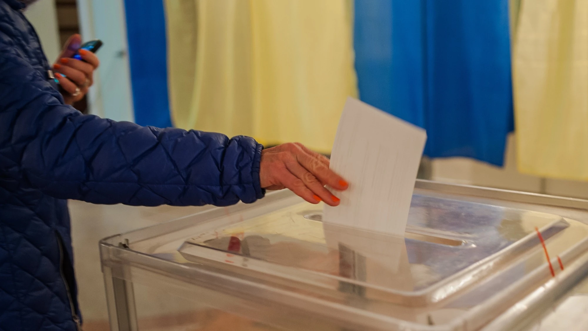 Ілюстративне фото засідання/урядової тематики (Depositphotos) на тему виборів під час війни